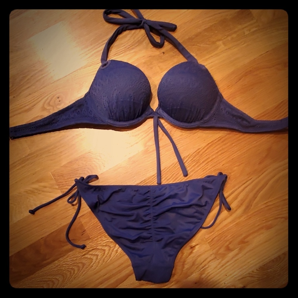 VS 32b double push-up bikini top & VS Med bottoms